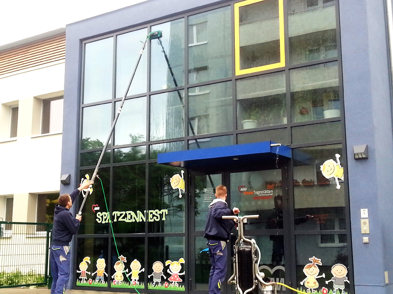 Glas- & Gebäudereinigung, Thomas Schenk - Ihr kompetenter Partner für Glasreinigung,Gebäudereinigung,Grundstücksreinigung in Strausberg, Berlin/Brandenburg.